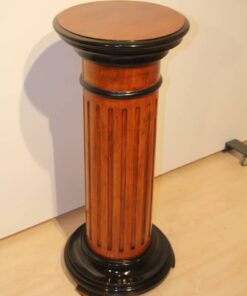 Neoclassical Rotating Pedestal - Next to the Wall - Styylish
