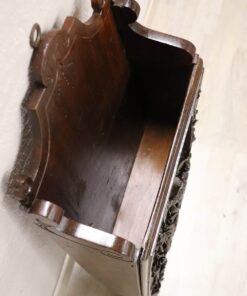 Renaissance Style Magazine Rack - Interior - Styylish