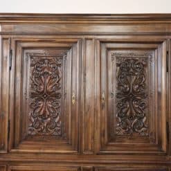 19th Century Italian Cabinet - Top Detail - Styylish