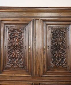 19th Century Italian Cabinet - Top Detail - Styylish