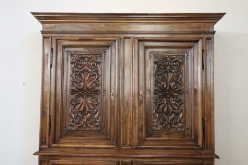 19th Century Italian Cabinet - Top Detail - Styylish