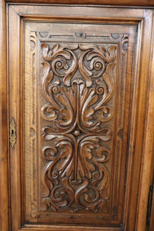 19th Century Italian Cabinet - Hand Carved Decoration - Styylish