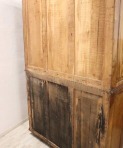 19th Century Italian Cabinet - Backside - Styylish
