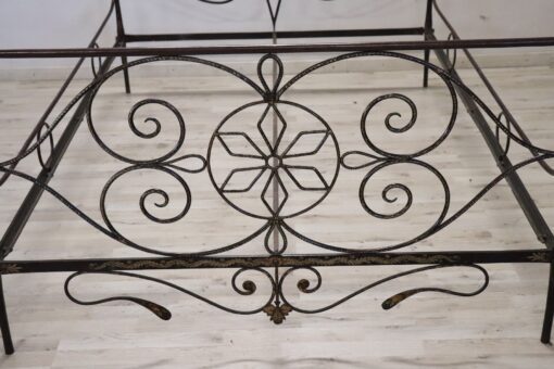 Antique Iron Bed Frame - Base Detail - Styylish