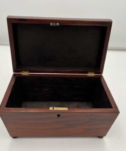 Decorative Mahogany Box - Interior Detail - Styylish