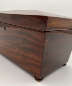 Decorative Mahogany Box - Exterior Detail - Styylish