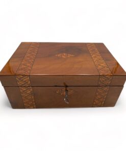 Walnut Box with Inlays - Styylish