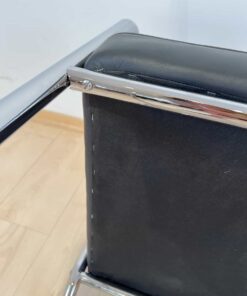 Steel Bauhaus Armchair - Underneath of Frame - Styylish