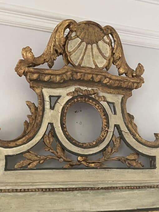 Neoclassical Mirror - Top - Styylish