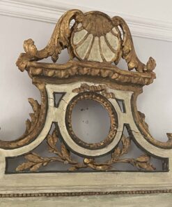 Neoclassical Mirror - Top - Styylish