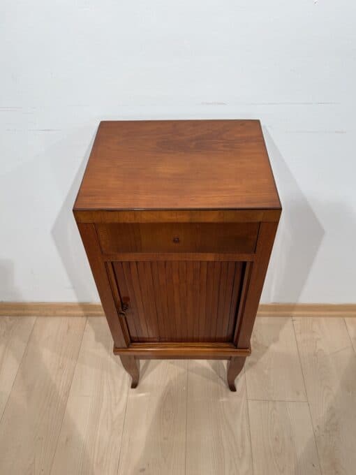 Biedermeier Pillar Cabinet - Top - Styylish