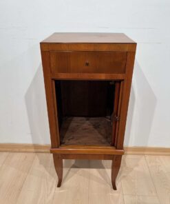 Biedermeier Pillar Cabinet - Interior - Styylish