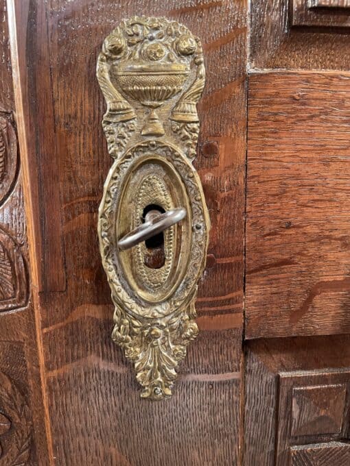 Neoclassical Armoire - Lock - Styylish