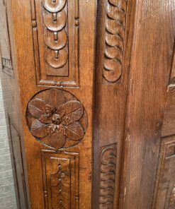Neoclassical Armoire - Detail - Styylish