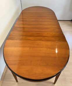 Biedermeier Dining Room Table - Wood Detail - Styylish