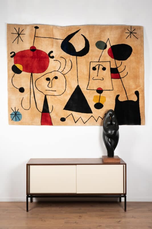 Tapestry inspired by Joan Miró - Staged - Styylish