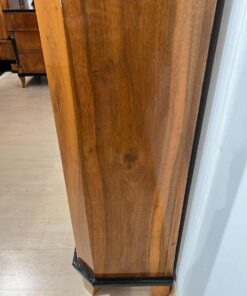 Walnut Biedermeier Bookcase - Wood Details - Styylish