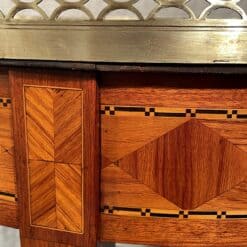 Bouillotte Table- detail of veneer- Styylish