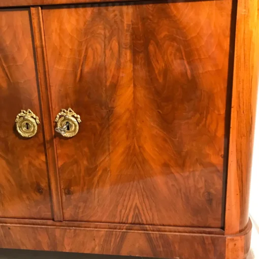 19th century Biedermeier desk - view of the lower doors - Styylish