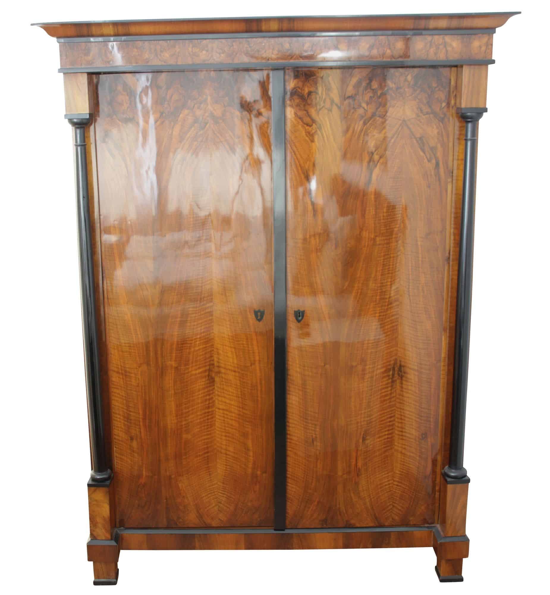 Neoclassical Early Biedermeier Armoire, Walnut Veneer and Full Columns, Austria, circa 1820 - Image 3
