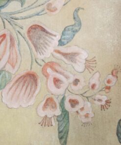 Painting of a Chameleon - Pink Color Detail - Styylish