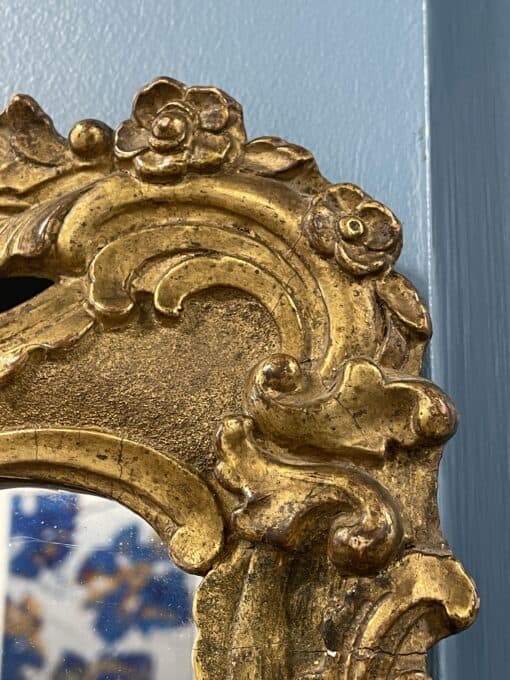 18th century Gilt Wood Mirror- detail of flowers - Styylish