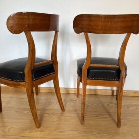 Pair of Biedermeier Shovel Chairs, Walnut, Austria circa 1820