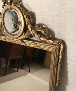 Neoclassical Mirror - Surface - Styylish
