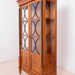 Biedermeier Cherry wood vitrine- Three-quarters - Styylish