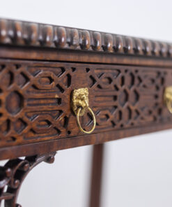 Chippendale-style mahogany table - Top Front Detail - Styylish