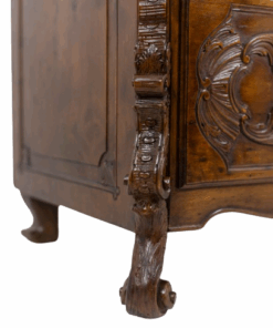 Venetian Louis XV Chest - Foot Detail - Styylish