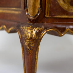 Venetian Louis XV Style Chest - Feet Decoration - Styylish