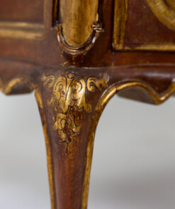 Venetian Louis XV Style Chest - Feet Decoration - Styylish