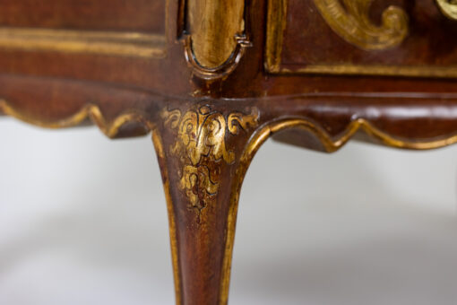 Venetian Louis XV Style Chest - Feet Decoration - Styylish