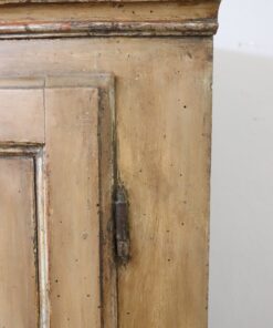 Antique Corner Cabinets - Corner Detail - Styylish