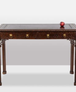Chippendale-style mahogany table - Staged - Styylish