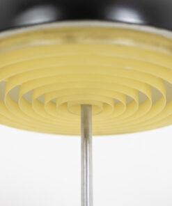 Vintage mushroom-shaped lamp- lamp shade from below- Styylish