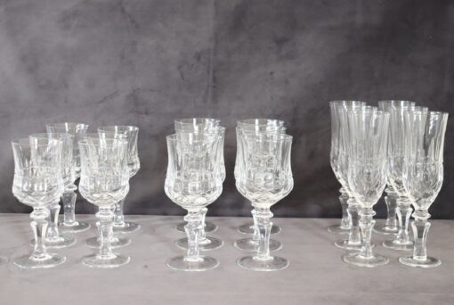 Set of 18 Elegant Crystal Glasses - Full - Styylish