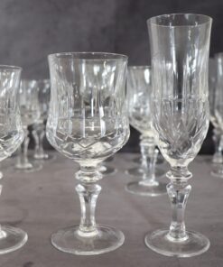 Set of 18 Elegant Crystal Glasses - Size Difference - Styylish