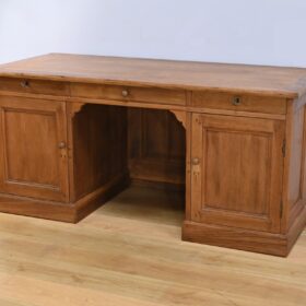 All-Sided Oak Commercial Desk – 1900