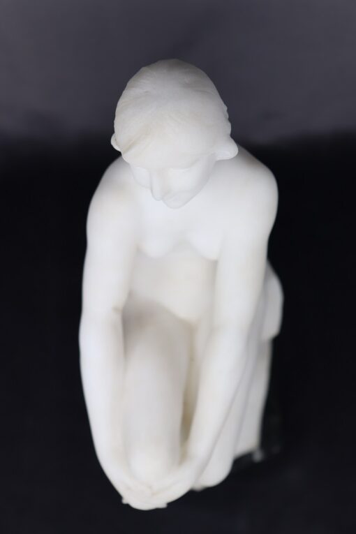 White Marble Sculpture - Birds Eye View - Styylish