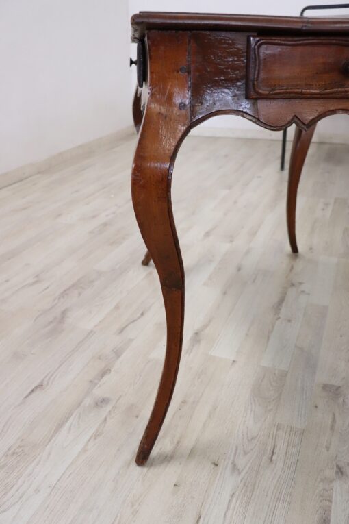 Antique Center Table - Curved Leg Detail - Styylish