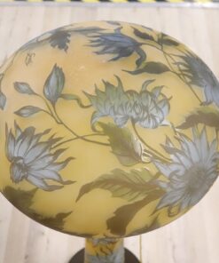 Cameo Glass Table Lamp - Top Floral Decoration - Styylish