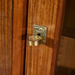 Small Blond Mahogany Bookcase - Keyhole - Styylish