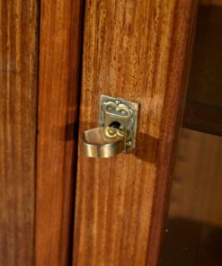 Small Blond Mahogany Bookcase - Keyhole - Styylish