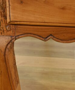Extendable Farmhouse Table - Curved Detail - Styylish