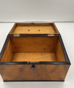 Biedermeier Box or Chest - Interior - Styylish