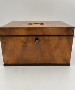 Biedermeier Box or Chest - Front - Styylish