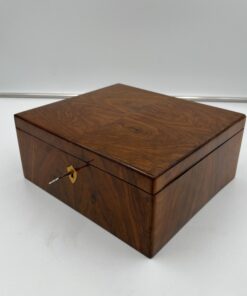 Biedermeier Box Walnut Horn - Side - Styylish