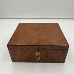 Biedermeier Box Walnut Horn - Top and Front Detail - Styylish